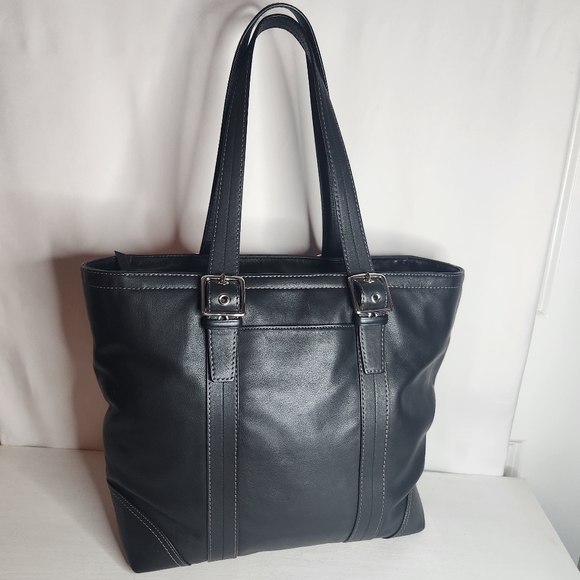 Coach Handbags - AUTHENTIC COACH HAMPTON TOTE Smooth Black Leather F11202